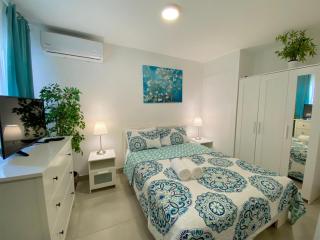 OLAS DE LOS CORALES - VILLAS and SUITES - great location, free wifi - 2
