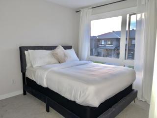 Beautiful room in Ottawa with Private bathroom - 0