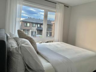Beautiful room in Ottawa with Private bathroom - 4
