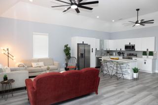 The Blue House - Hitchcock - 7