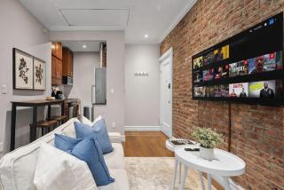 Modern Murray Hill Escape 2BR City Retreat - 0