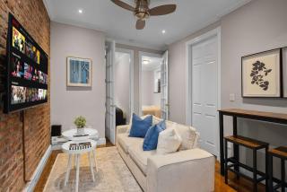 Modern Murray Hill Escape 2BR City Retreat - 1