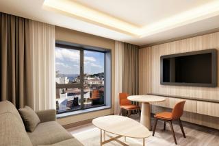 Delta Hotels by Marriott Istanbul Karakoy - 4