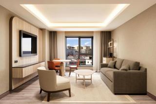 Delta Hotels by Marriott Istanbul Karakoy - 3