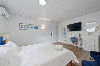 Chic City Retreat 93G - 0