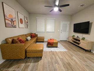 Austin House w Pool! by Airport, Tesla, and more! - 7