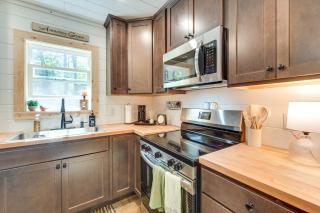 Lake Days, Links and Trails! Danbury Cottage - 5