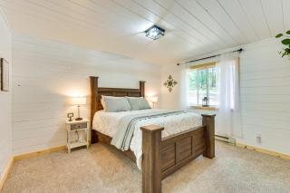 Lake Days, Links and Trails! Danbury Cottage - 4