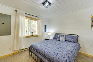 Lake Days, Links and Trails! Danbury Cottage - 1