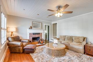 Walk to Dtwn Hahira Inviting Home with Pool and Yard! - 9