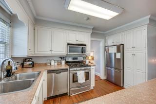 Walk to Dtwn Hahira Inviting Home with Pool and Yard! - 1