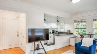 Charming Downtown Seattle Condo Steps from Iconic Sights! - 5