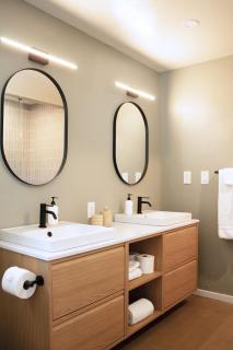 Sonoran Peach - Modern 5BR Retreat, Open Kitchen - 1