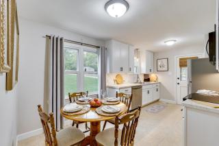 Topeka Farmhouse Hideaway 5 Mi to Downtown! - 9