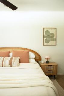 Sonoran Peach - Modern 5BR Retreat, Open Kitchen - 2