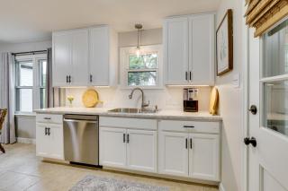 Topeka Farmhouse Hideaway 5 Mi to Downtown! - 3