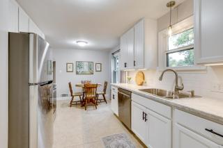 Topeka Farmhouse Hideaway 5 Mi to Downtown! - 2