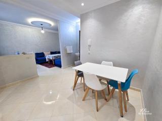 Elegant Apartment, Sea View & Beach 5 Min Away - 9