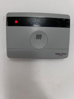 Visit Luton With This 2 BR Rental - Sleeps 6 - 6