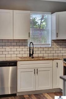 Modern and furnished apartment in downtown Lincoln - 6