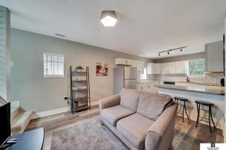 Modern and furnished apartment in downtown Lincoln - 5