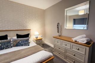 Luxury Sea View Apartment - 2