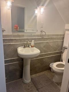 Midterm Spacious Home At Buckroe Beach - 3