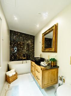 Lovelace Suites by Threads of Time Hotel Bruges - 4