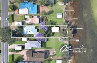 Jerrinja - Absolute waterfront with jetty - 5 mins to Hyams Beach - 7