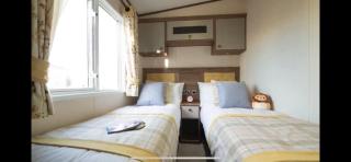 Fabulous seaside caravan getway at Cayton Bay - 4