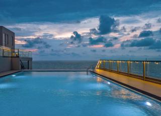 Somerset Beach front By ocean Breeze apartments, - 9