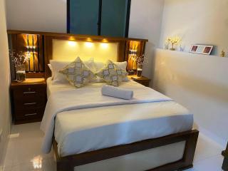 Piscina y excelente ubicación e ingreso autónomo - 0