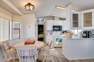 Arizona Snowbird Rental 5 Mi to Surprise Stadium - 4