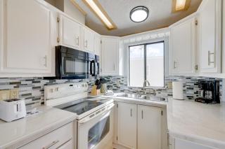 Arizona Snowbird Rental 5 Mi to Surprise Stadium - 3