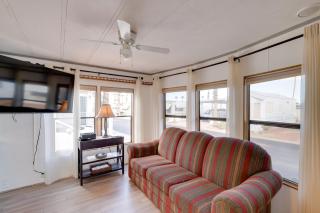 5 Mi to Surprise Stadium! Arizona Winter Getaway - 8