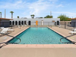 Mirage Apartments - 9