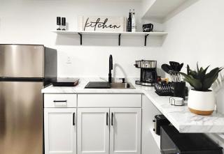 DC Oasis & Private Parking - 9