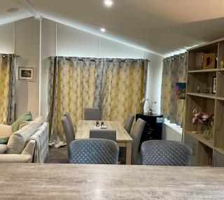 Elegant Lodge in Peaceful Holiday Resort - 5