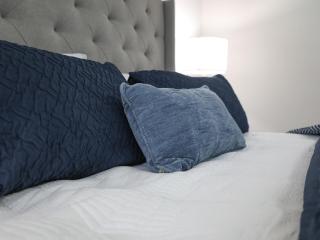 Elegant Naples Studio with Huge Bathroom - 1