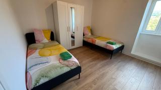 27 CHIC & COSY NOIRETABLE F2 55m2 WIFI SMART TV NETFLIX - 7