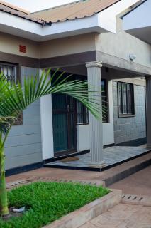 Palms & Pebbles Home - 2