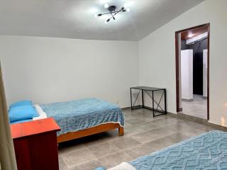 Espectacular casa con jardín y alberca privada - 6