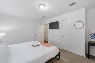 Vibrant 3BR Dallas Home, Near DFW, With Family-Friendly Amenities - 5