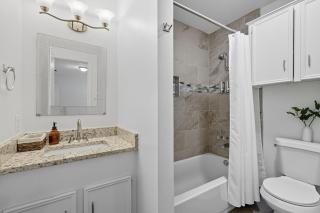 Vibrant 3BR Dallas Home, Near DFW, With Family-Friendly Amenities - 3