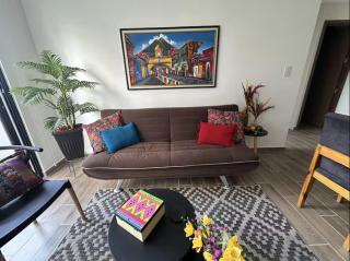 Lindo apartamento con piscina y gimnasio en Zona 14 - 6