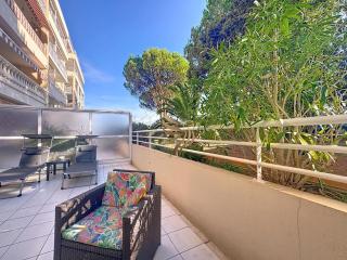 BellaHorizon T2-view of garden-terrace-park-WIFI. - 3