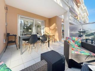 BellaHorizon T2-view of garden-terrace-park-WIFI. - 2