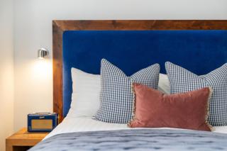 Berkeley Suites, Suite 4 - 8