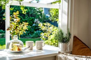 Fishermans Cottage a cosy circa 1945 cottage by the sea - 1