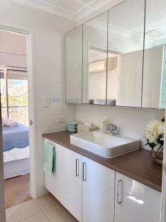 Between River & Sea - 7